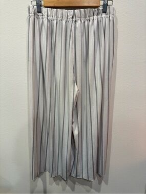 Jon & Anna White and Gray Vertical Stripe Wide-Leg Pants